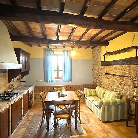 Apartment Borgo Tignano Casole d'Elsa
