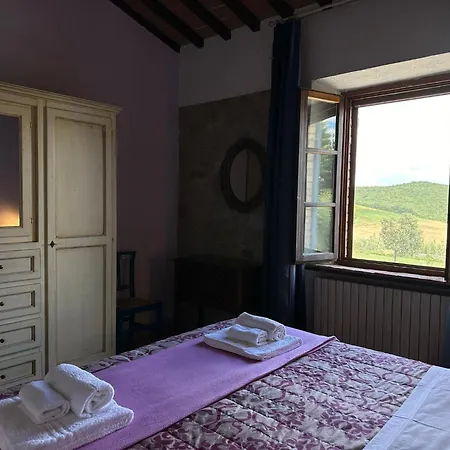 Apartment Borgo Tignano Casole d'Elsa